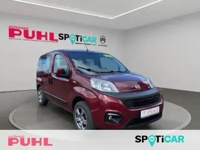 Gebraucht Fiat Qubo Trekking 77 PS (56 kW) 2018 Rot Van / Kleinbus