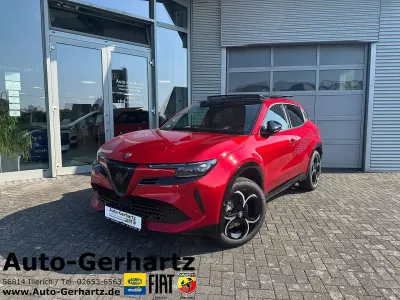 Neu Alfa Romeo Junior 145 PS (106 kW) 2026 Rot brera SUV
