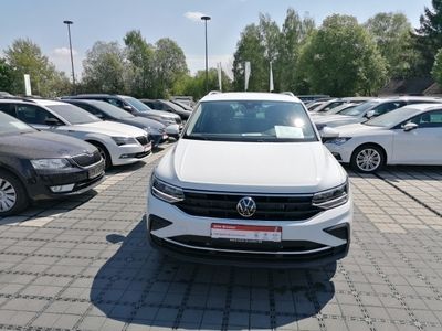 gebraucht VW Tiguan Life 1.5 TSI LED AHK Navi Klimaautomatik