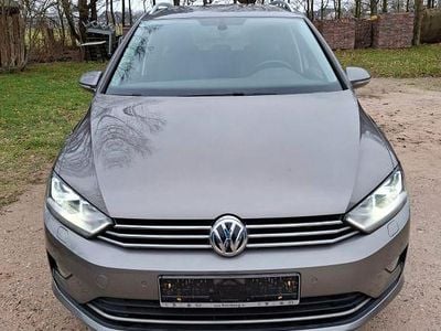 Gebraucht VW Golf Sportsvan Highline 125 PS (91 kW) 2017 Braun Van / Kleinbus