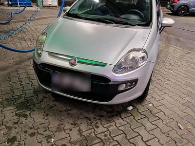 Gebraucht Fiat Punto 77 PS (56 kW) 2011 Silber Kleinwagen
