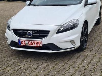 Gebraucht Volvo V40 R-Design 204 PS (150 kW) 2015 Weiß Limousine