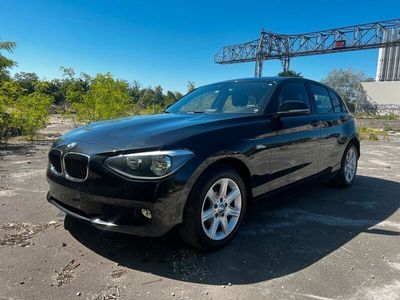 BMW 114