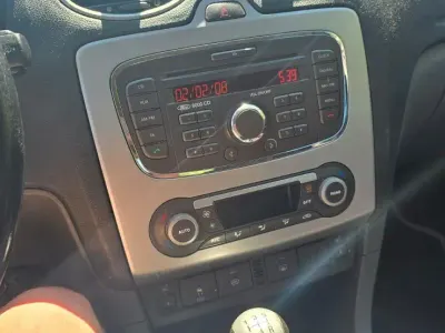 Gebraucht Ford Focus Ambiente 101 PS (74 kW) 2009 Grün Kombi