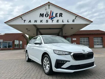 Gebraucht Skoda Scala Selection 116 PS (85 kW) 2025 Moon weiß Kleinwagen