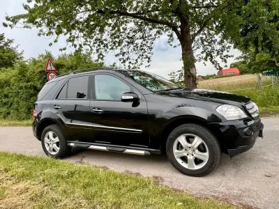 Gebraucht Mercedes ML320 224 PS (164 kW) 2006 Schwarz SUV