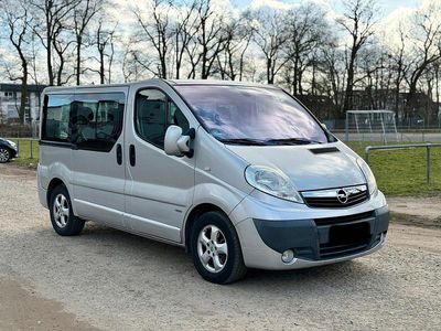 Gebraucht Opel Vivaro 114 PS (83 kW) 2008 Silber Van / Kleinbus
