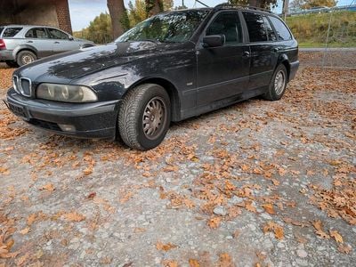 BMW 523