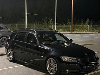 Gebraucht BMW 320 Sport Line 177 PS (130 kW) 2009 Schwarz Kombi