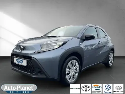 Neu Toyota Aygo X Play 72 PS (52 kW) 2026 Grau SUV