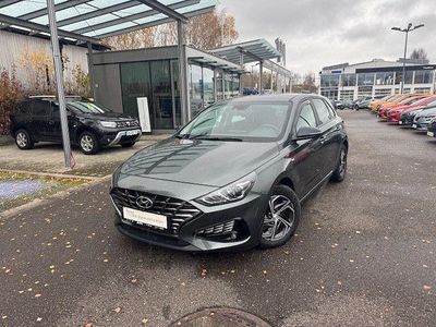 Gebraucht Hyundai i30 Intro Edition 159 PS (116 kW) 2021 Amazon grey / met Limousine
