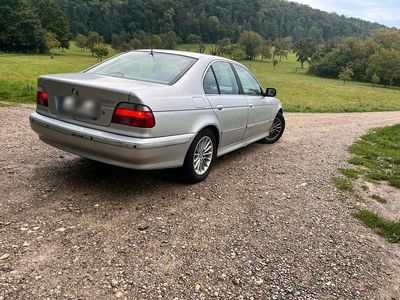 BMW 528