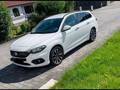 Weiß Gebraucht 2020 Fiat Tipo Lounge Kombi | 11.800 € (Fairer Preis)