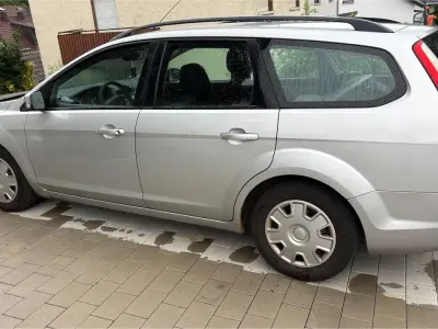 Gebraucht Ford Focus 101 PS (74 kW) 2009 Silber Kombi