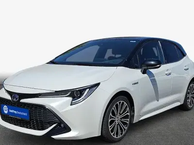 Gebraucht Toyota Corolla Team 122 PS (89 kW) 2019 Novaweiß perleffekt, dach schwarz Limousine