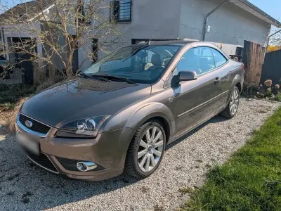 Gebraucht Ford Focus Cabriolet Titanium 136 PS (100 kW) 2008 Gold Cabrio