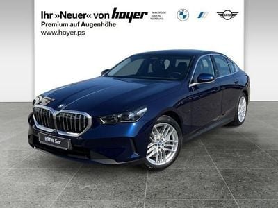 Neu BMW 550e Comfort Edition 313 PS (230 kW) 2025 Blau (tansanitblau) Limousine