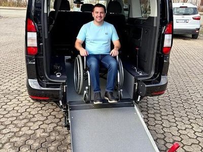 Gebraucht Ford Tourneo Connect 114 PS (83 kW) 2024 Schwarz Van / Kleinbus