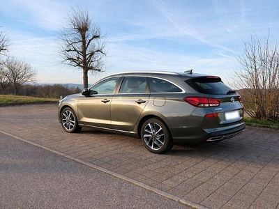 Gebraucht Hyundai i30 160 PS (117 kW) 2023 Grau Kombi