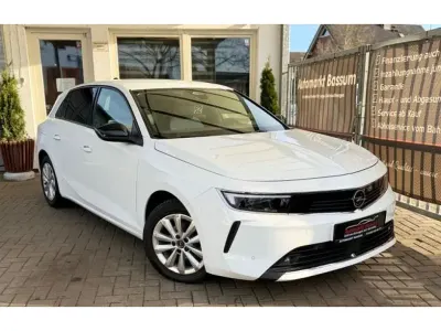 Gebraucht Opel Astra Elegance 131 PS (96 kW) 2023 Artic weiß uni (metallic) Kleinwagen
