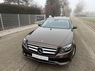 Gebraucht Mercedes E220 194 PS (142 kW) 2017 Citrinbraun metalliclack Kombi