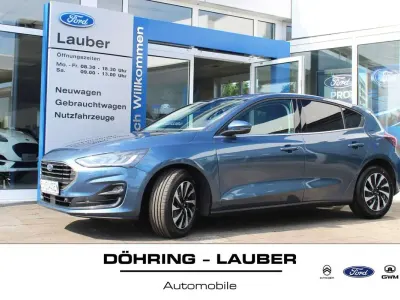 Gebraucht Ford Focus Titanium 125 PS (91 kW) 2024 Chromablau Limousine