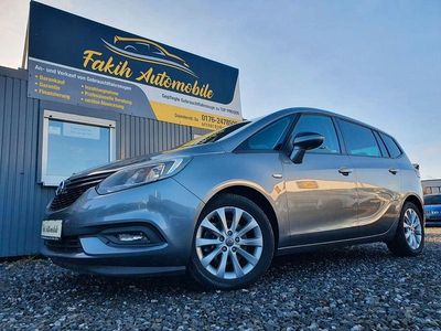 Grau Gebraucht 2018 Opel Zafira Van / Kleinbus | 9.499 € (Fairer Preis)