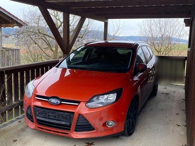 Gebraucht Ford Focus Titanium 150 PS (110 kW) 2012 Orange Kombi
