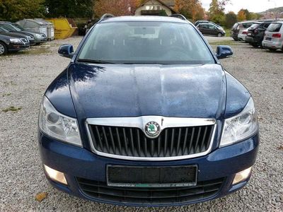 Blau Gebraucht 2009 Skoda Octavia Ambiente Kombi | 1.900 € (Guter Preis)