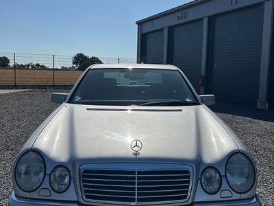 Mercedes E220