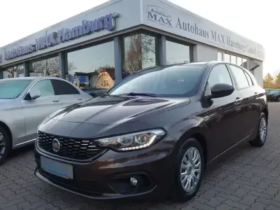 Gebraucht Fiat Tipo Easy 95 PS (69 kW) 2018 Braun Limousine