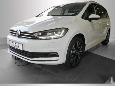 Używany VW Touran Move 150 KM (110 kW) 2024 Biały Minivan