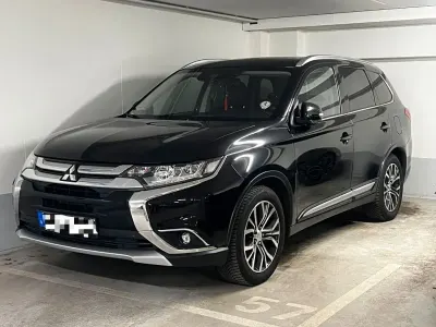 Begagnad Mitsubishi Outlander Top 150 HK (110 kW) 2017 Svart SUV