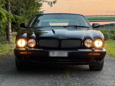 Jaguar XJR