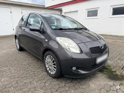 Gebraucht Toyota Yaris 87 PS (63 kW) 2008 Grau Kleinwagen