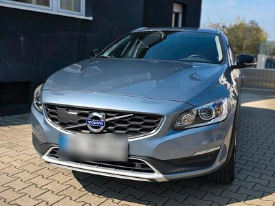 Gebraucht Volvo V60 CC 190 PS (139 kW) 2016 Blau Kombi