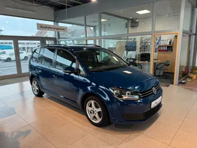 Gebraucht VW Touran Trendline 105 PS (77 kW) 2011 Blau Van / Kleinbus