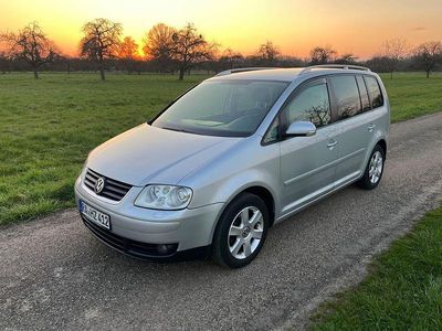Gebraucht VW Touran Highline 136 PS (100 kW) 2003 Silber Van / Kleinbus