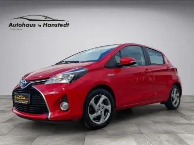Gebraucht Toyota Yaris Hybrid Edition-S 101 PS (74 kW) 2016 Rot Kleinwagen