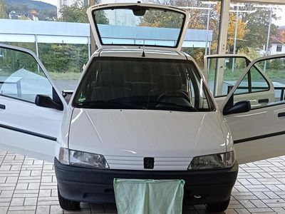 Weiß Gebraucht 1994 Peugeot 106 Kleinwagen | 2.100 €