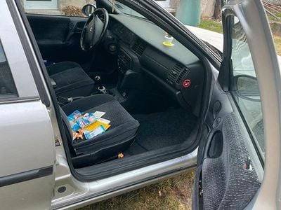 Gebraucht Opel Vectra 101 PS (74 kW) 1997 Silber Limousine