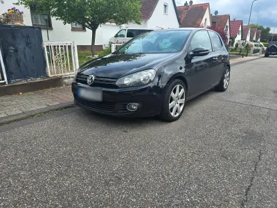 Gebraucht VW Golf VI Comfortline 105 PS (77 kW) 2011 Schwarz Kleinwagen