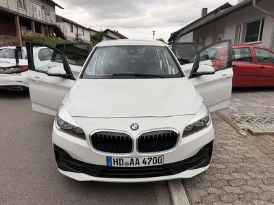 Gebraucht BMW 218 150 PS (110 kW) 2018 Weiß Van / Kleinbus