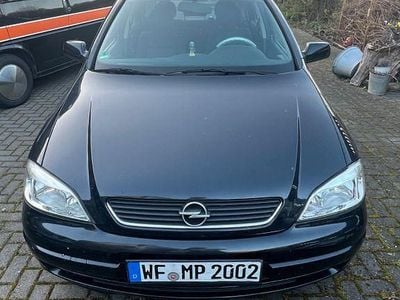 Second-hand Opel Astra 101 CP (74 kW) 2002 Negru Berlinǎ