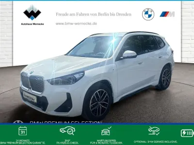 Gebraucht BMW iX1 M Sport 225 kW (306 PS) 2025 Alpinweiß uni SUV