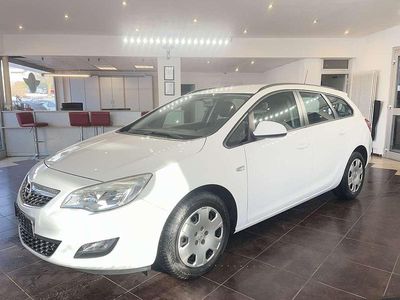 Gebraucht Opel Astra Edition 110 PS (80 kW) 2012 Weiß Kombi