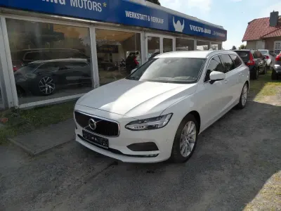 Gebraucht Volvo V90 Momentum 254 PS (186 kW) 2017 Ice white Kombi