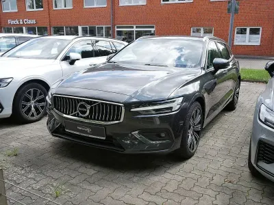 Gebraucht Volvo V60 Inscription 150 PS (110 kW) 2021 Pine grey Kombi