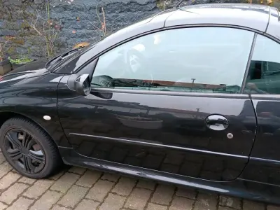Gebraucht Peugeot 206 CC 109 PS (80 kW) 2004 Schwarz Cabrio