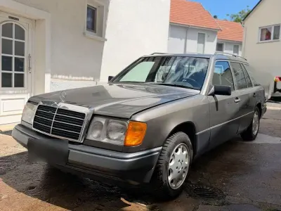 Gebraucht Mercedes E230 132 PS (97 kW) 1988 Grau Kombi